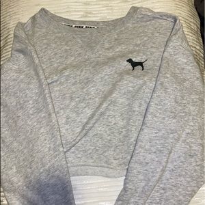 Cropped grey long sleeve shirt